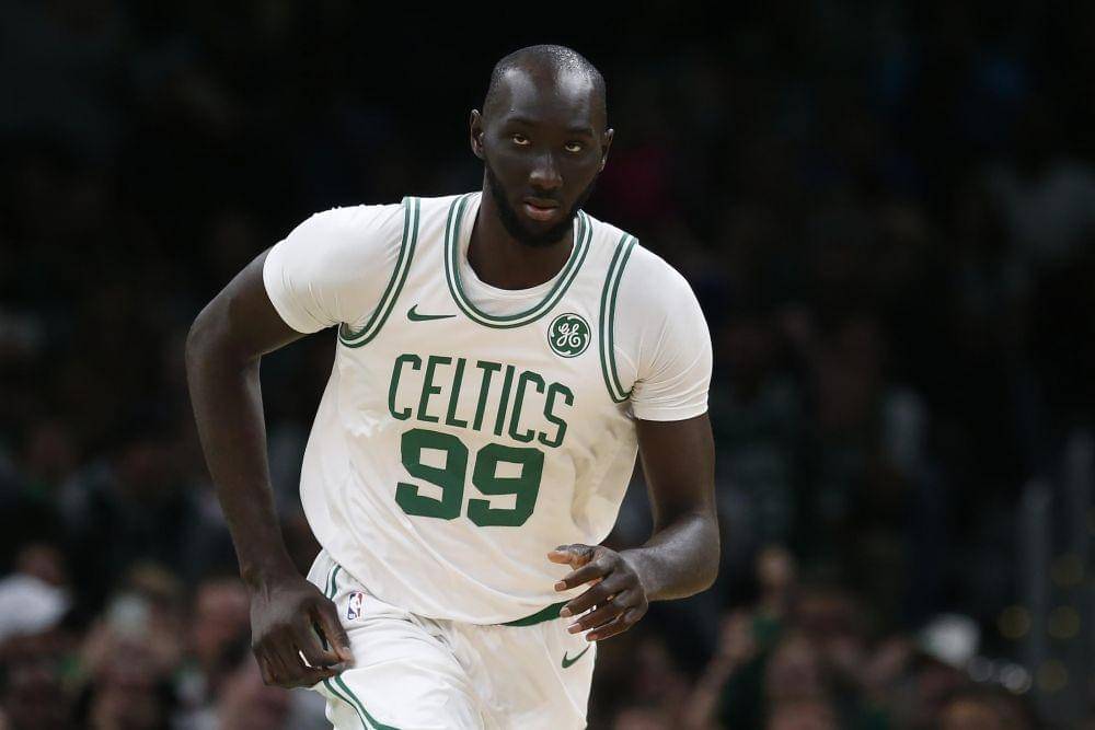 Tacko Fall pemain tertinggi NBA. (bleacherreport.com).