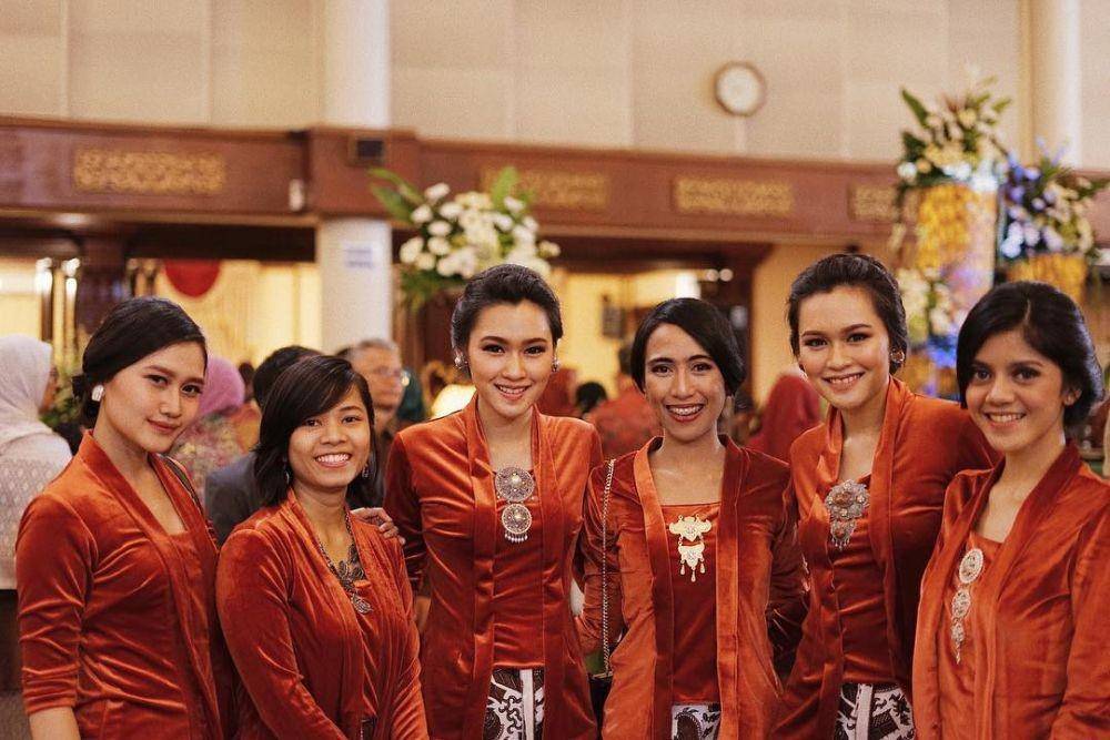 instagram.com/twindyrarasati/