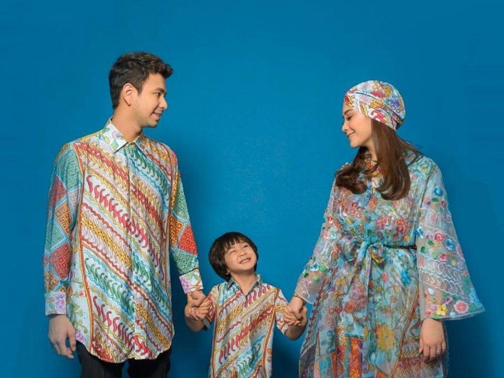 10 Potret Kebersamaan Keluarga Artis Saat Menyambut Lebaran, Syahdu!