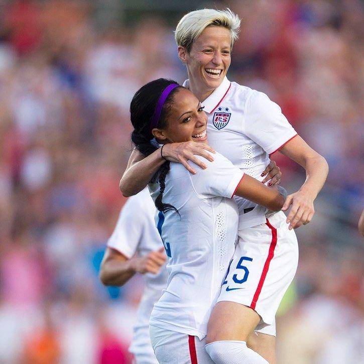 instagram.com/sydneyleroux