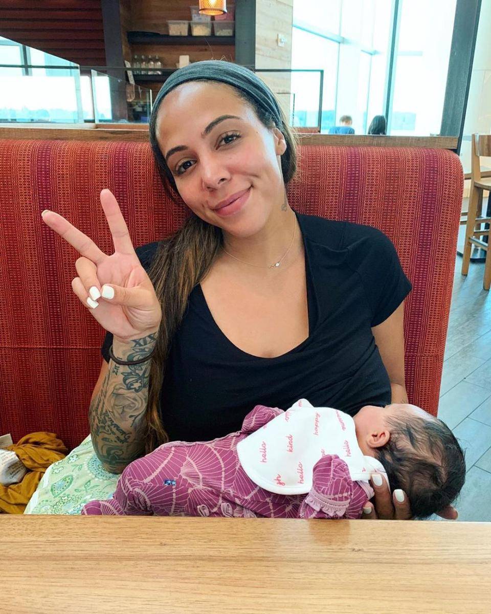 instagram.com/sydneyleroux