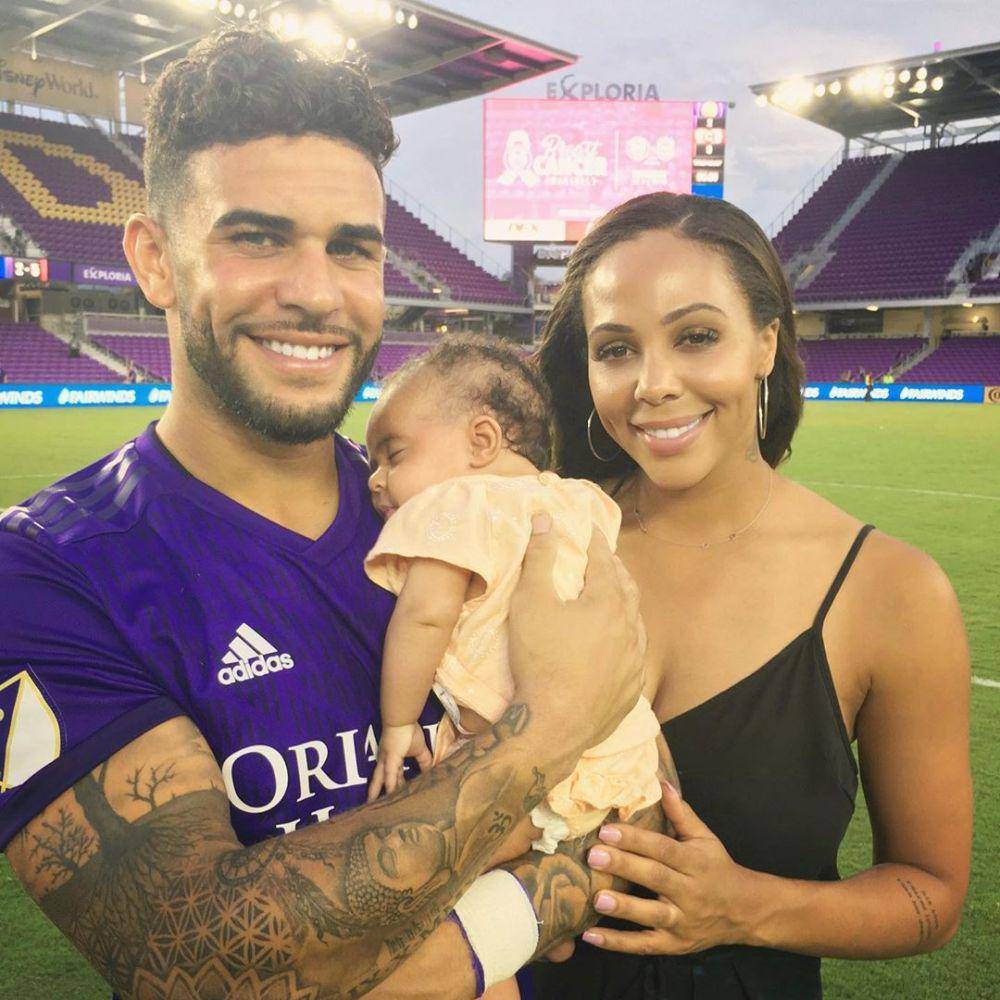 instagram.com/sydneyleroux