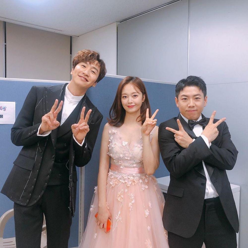 Dalam episode 'Running Man' terbaru Lee Kwang Soo mengunjungi rumah Jeon So Min, fans berharap ia segera kembali hadir dalam 'Running Man'.Instagram.com/jsomin86