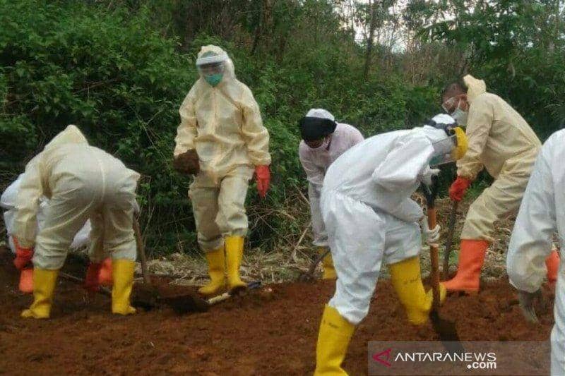 Kapolresta Lubuk Linggau Pimpin Pemakaman Anggotanya yang PDP