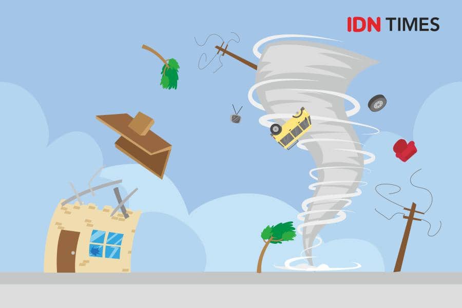 Medan Diterpa Angin Puting Beliung, Atap Rumah Warga Terbang | IDN ...