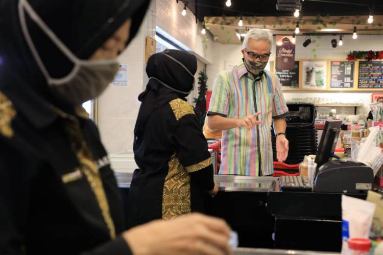 Gubernur Jawa Tengah Ganjar Pranowo sidak ke Mal dan kantor pelayanan publik untuk kesiapan pemberlakuan new normal corona. Dok Humas Jateng