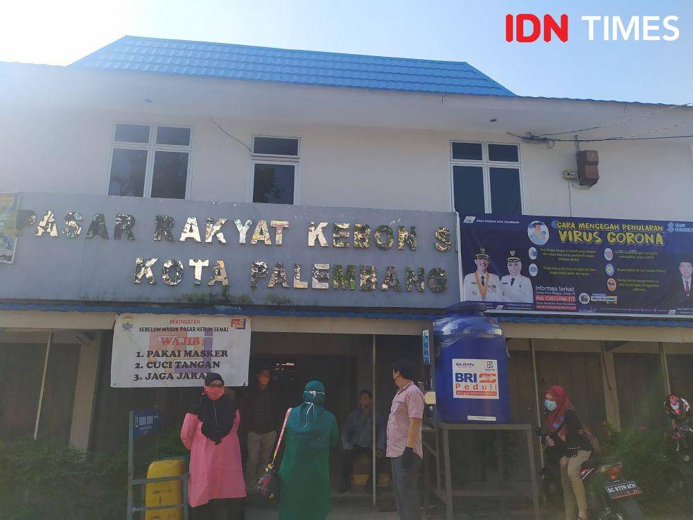 Kondisi pasar kebon semai di Palembang (IDN Times/Feny Maulia Agustin)