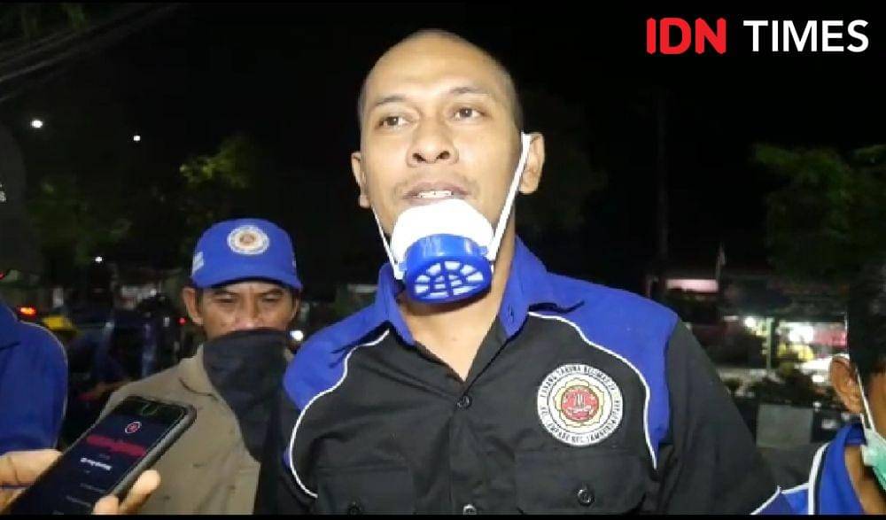 Tommy, anggota Karang Taruna Belimau, Kelurahan Lempake, Samarinda yang mengevakuasi An, korban tenggelam karena banjir (IDN Times/Yuda Almerio)