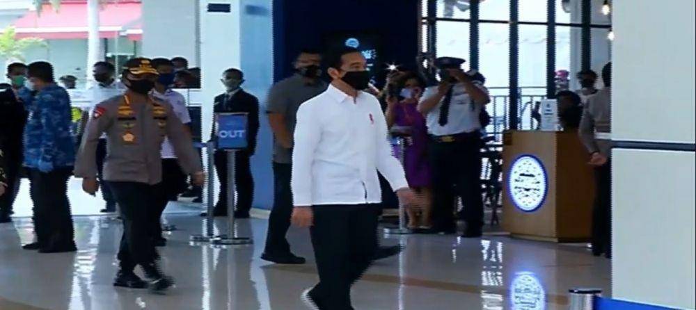 Peninjauan Kesiapan Penerapan Prosedur Standar New Normal di Sarana Perniagaan, Jakarta, 26 Mei 2020 (Youtube/Sekretariat Presiden)