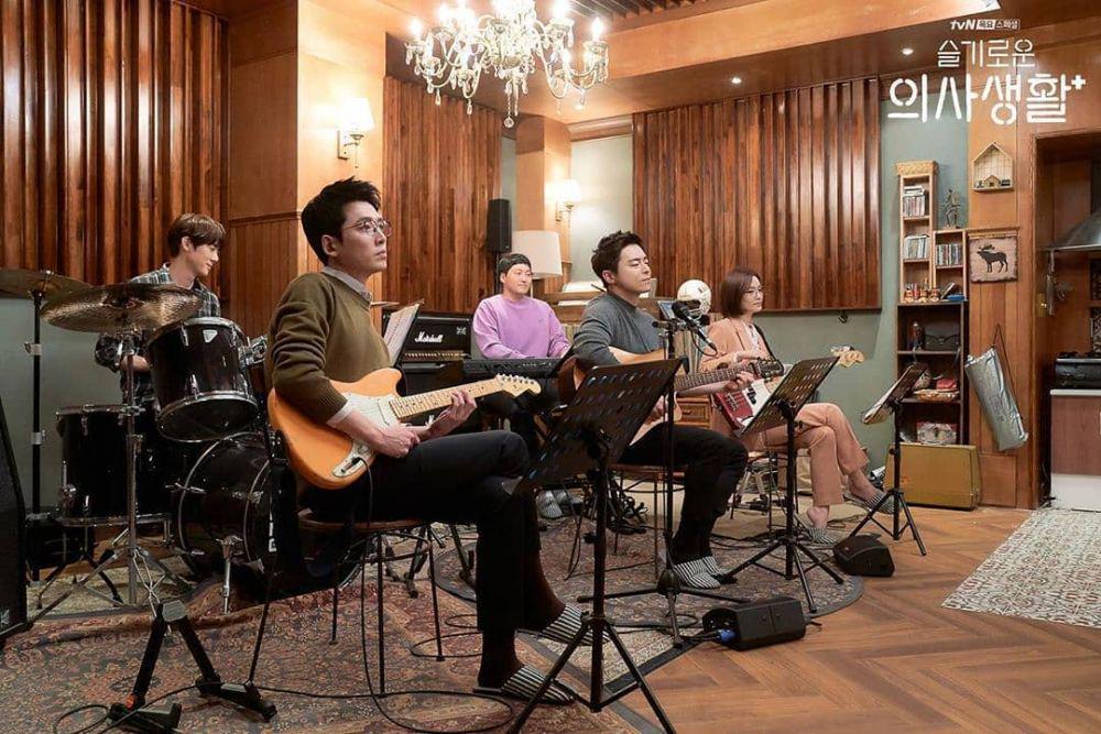 12 Soundtrack 'Hospital Playlist' yang Bakal Bikin Kangen Fans!