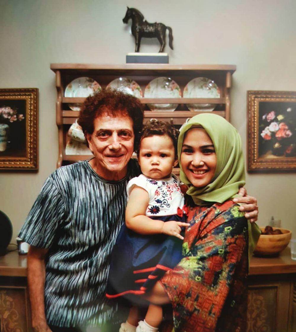 Inspirasi Nama Anak dari Keluarga Achmad Albar, Tema Islaminya Kental