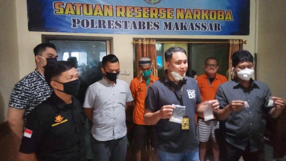 Terimpit Situasi Pandemik COVID-19, Pasutri di Makassar Edarkan Sabu