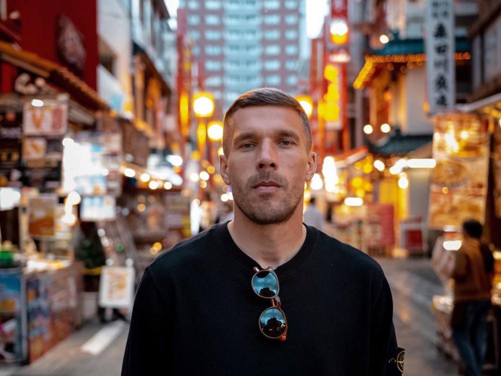10 Potret Lukas Podolski yang Makin Keren di Usia 35 Tahun