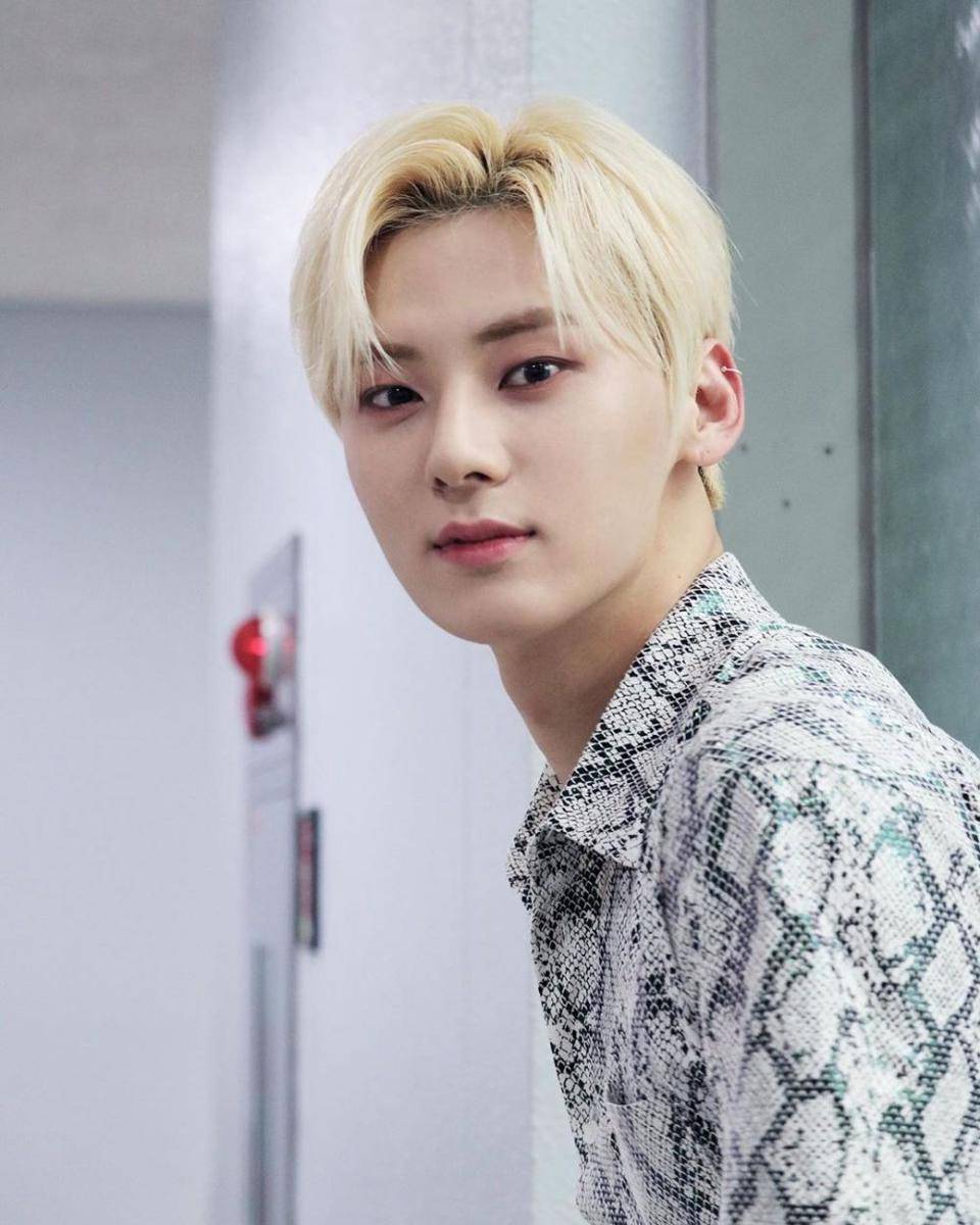 Instagram.com/nuest_official