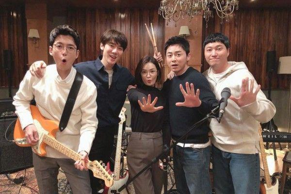 Bikin Nostalgia, 10 Lagu Jadul yang Dinyanyikan Band Hospital Playlist