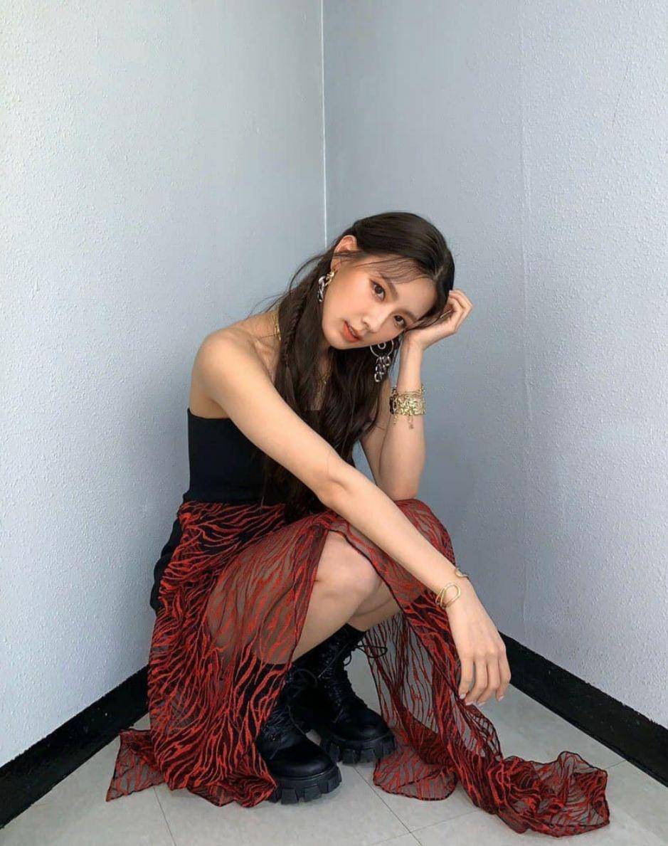 instagram.com/official_g_i_dle