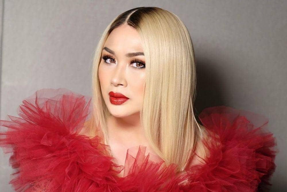 Berusia 54 Tahun, 9 Pesona Diva Indonesia Titi DJ yang Gak Memudar