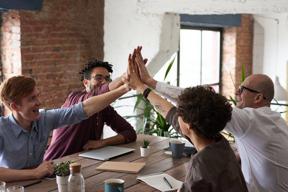 Beda Kerja di Korporasi Vs Startup, Mana yang Paling Baik?