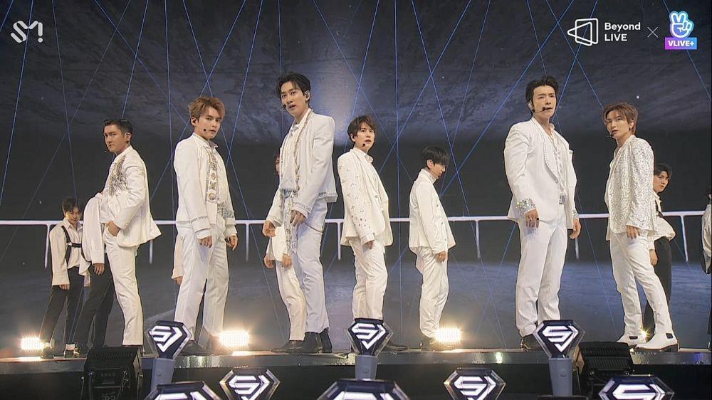 10 Potret Keseruan Konser Vlive Super Junior Beyond Super Show, Solid!