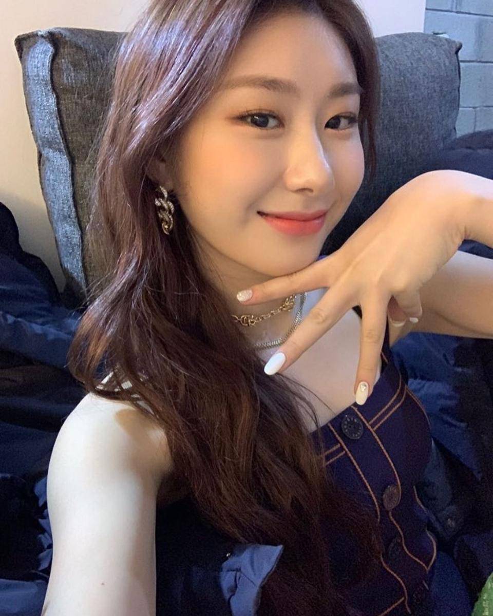 Chaeryeong ITZY (instagram.com/itzy.all.in.us)