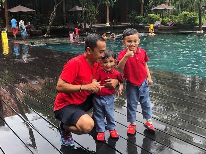 10 Potret Seru Kedekatan Rico Ceper dengan Dua Anaknya, Ayah Panutan!
