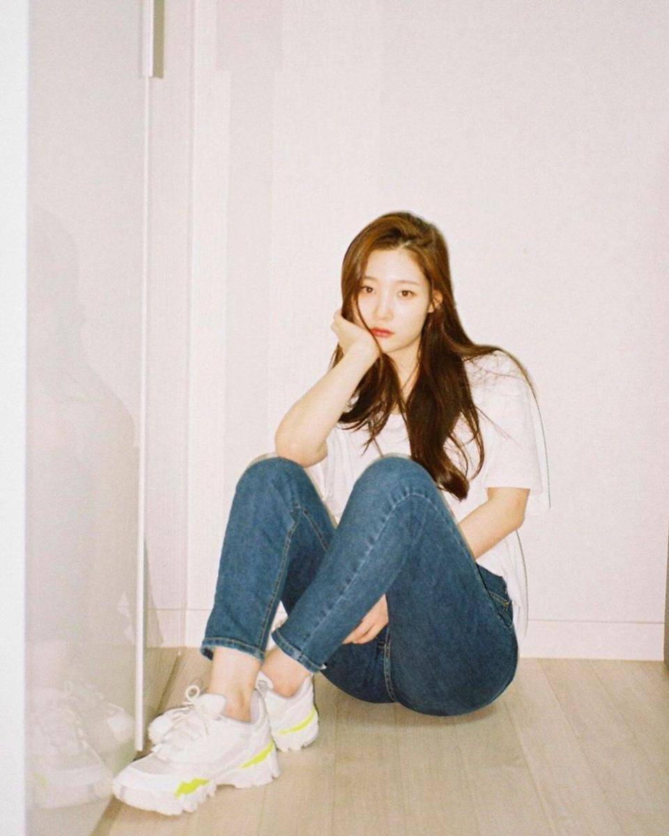 instagram.com/j_chaeyeoni