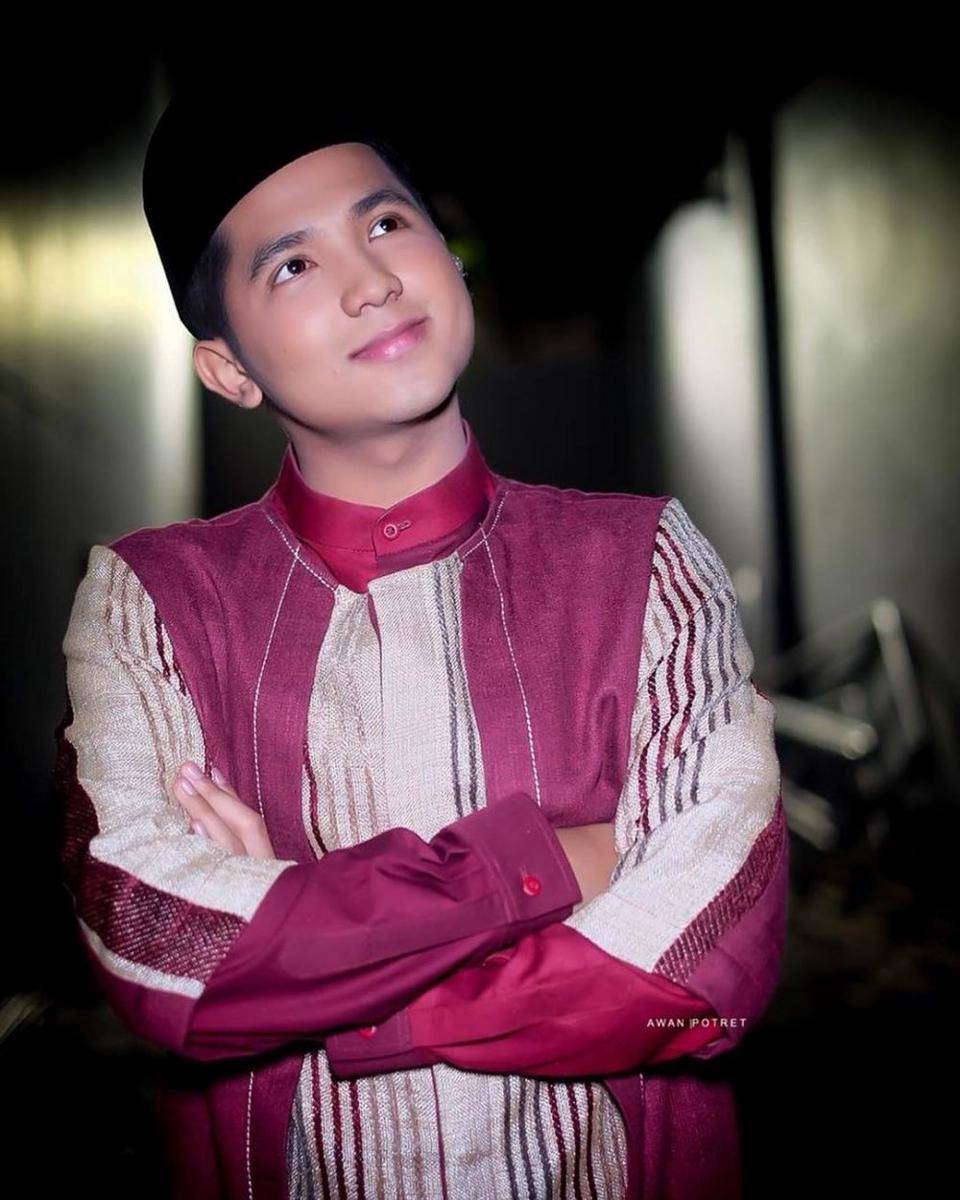 awanpotret17 via instagram.com/jirayutdaa4official