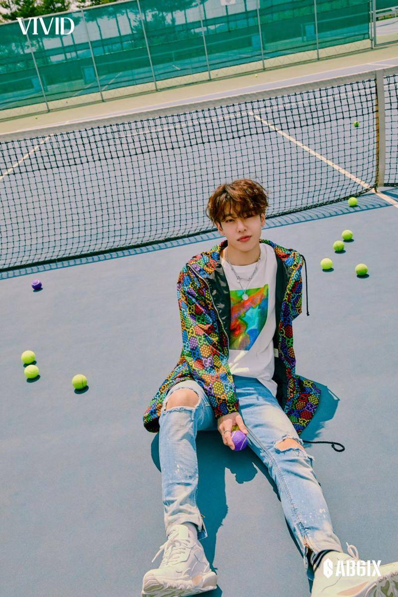 Potret diri Donghyun. (twitter.com/AB6IX)