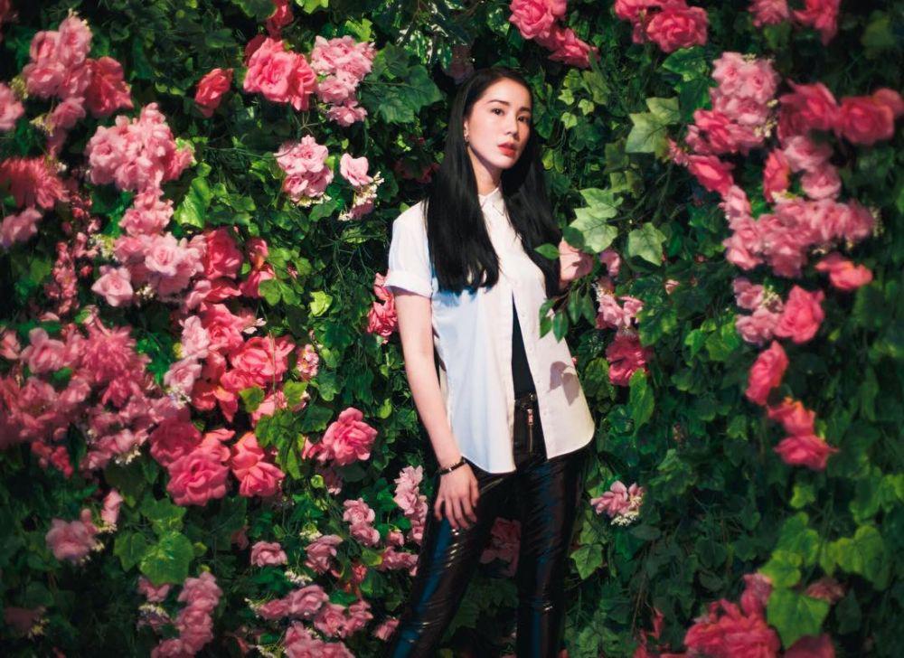 Mirip Artis Korea, Ini 10 Potret Glowing Jill Gladys