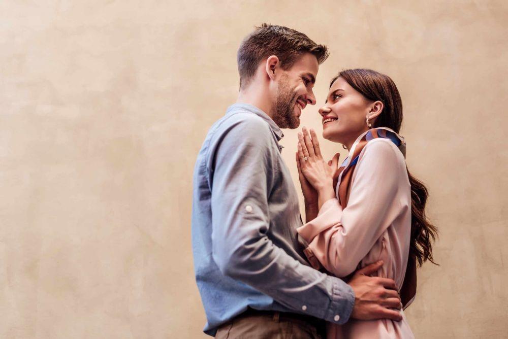 8 Cara Menaklukkan Pria Gemini saat Bercinta, Mind Game Itu Kuncinya