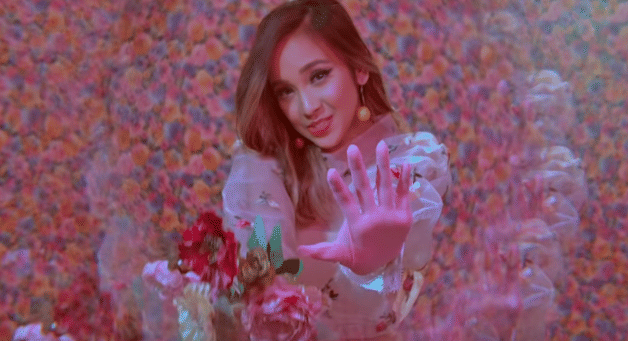 9 Potret Manis Lyodra dalam Music Video Gemintang Hatiku