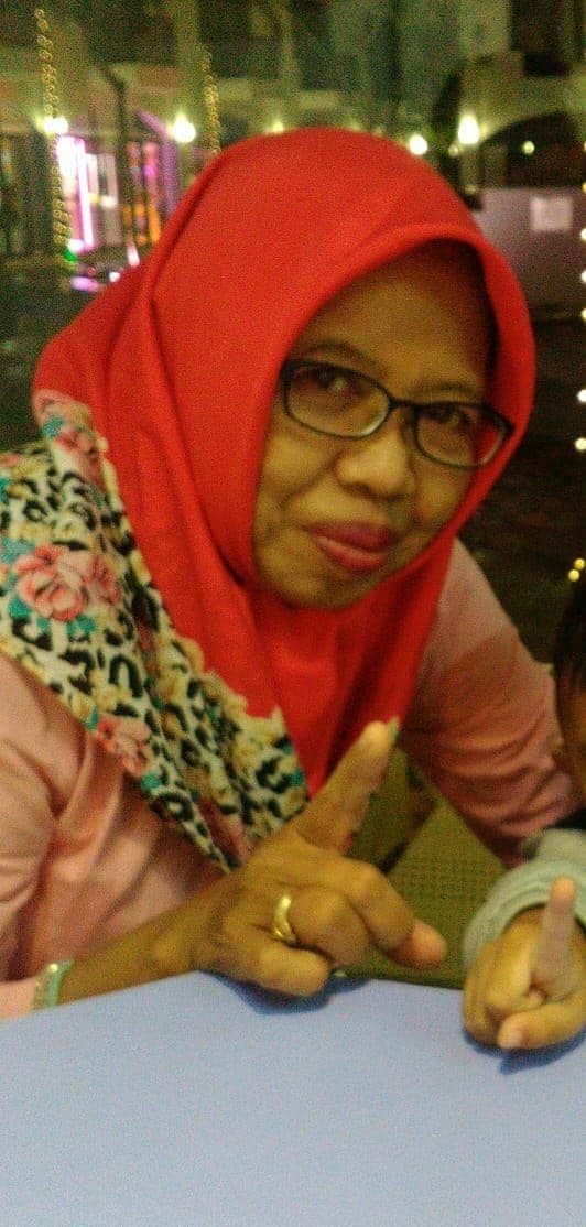 Elly Krismiani harus menunda keberangkatan ibadah haji tahun ini. Elly Krismiani for IDN Times