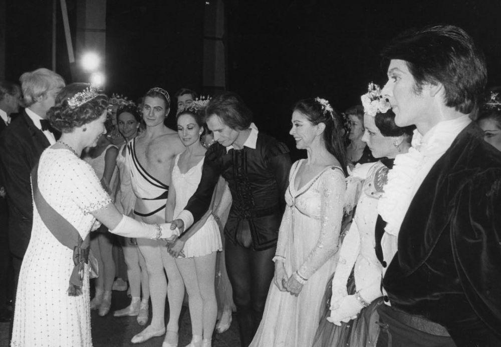 Intip 10 Foto Ratu Elizabeth Sewaktu Muda Ternyata Menawan Banget