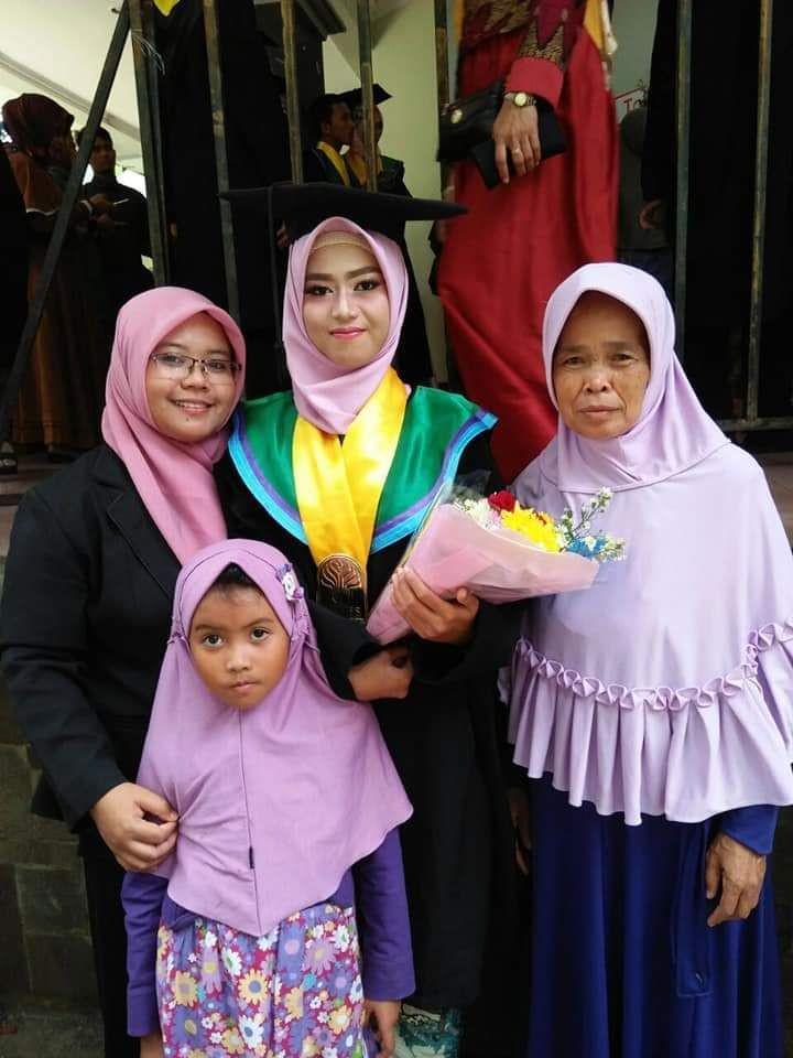 Kisah Perjuangan Ani Fadilah Anak Buruh Bangunan Untuk Berangkat Haji
