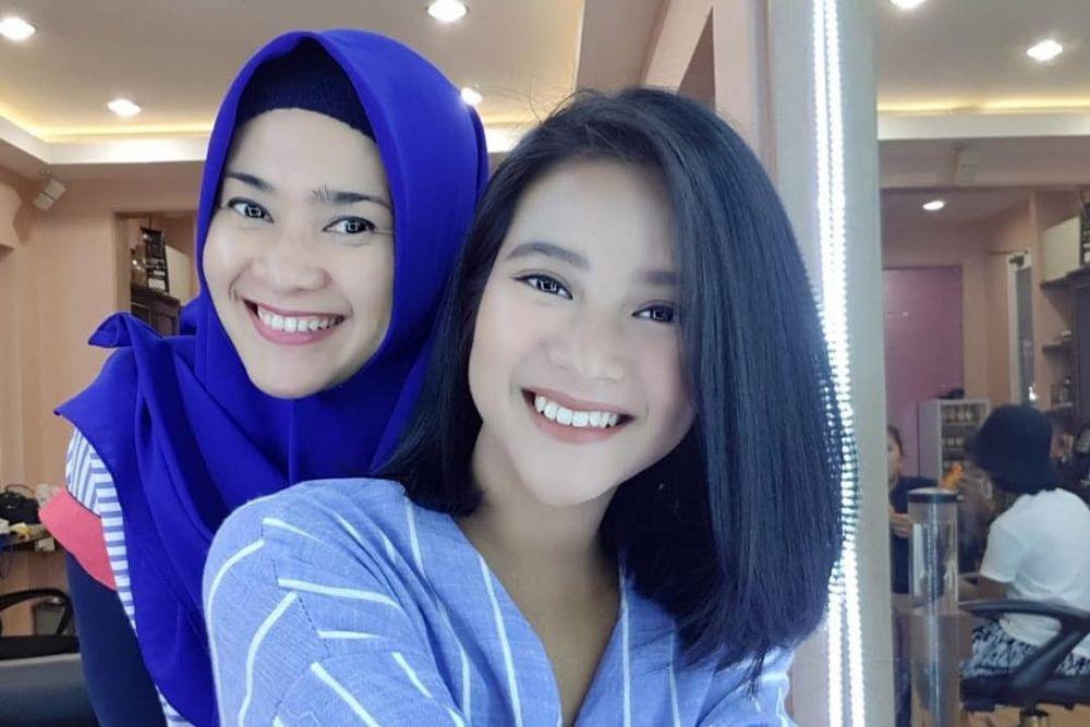 10 Potret Ikke Nurjanah Bareng Putri Semata Wayangnya, Bak Kakak Adik