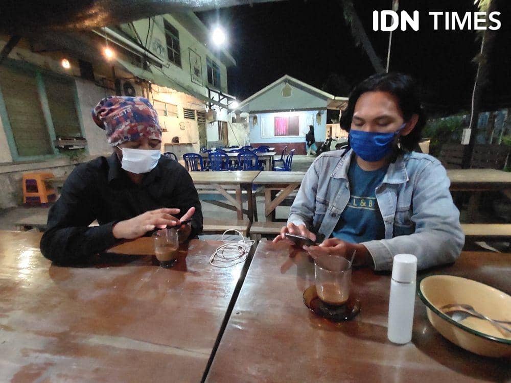 Arditya seorang pengunjung yang mengharapkan pemerintah memiliki solusi tegas dalam relaksasi. (IDN Times/Zulkifli Nurdin)