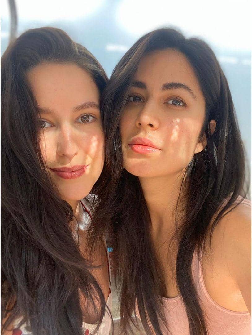 Sama-sama Kece, 10 Potret Hangat Katrina Kaif dan Adiknya Isabelle