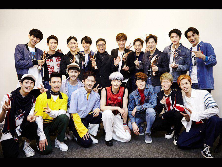 Twitter.com/EXOGlobal