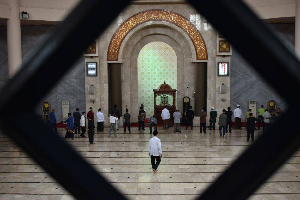 Ilustrasi masjid. IDN Times/Debbie Sutrisno