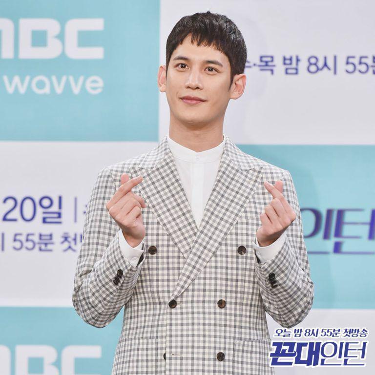 10 Potret Kece Park Ki Woong yang Curi Perhatian di 'Kkondae Intern'