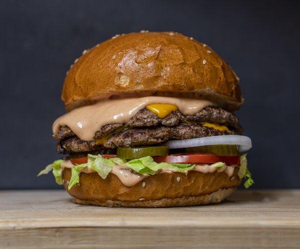 5 Kreasi Olahan Burger Lezat dan Cocok untuk Santai di Rumah, Nagih!