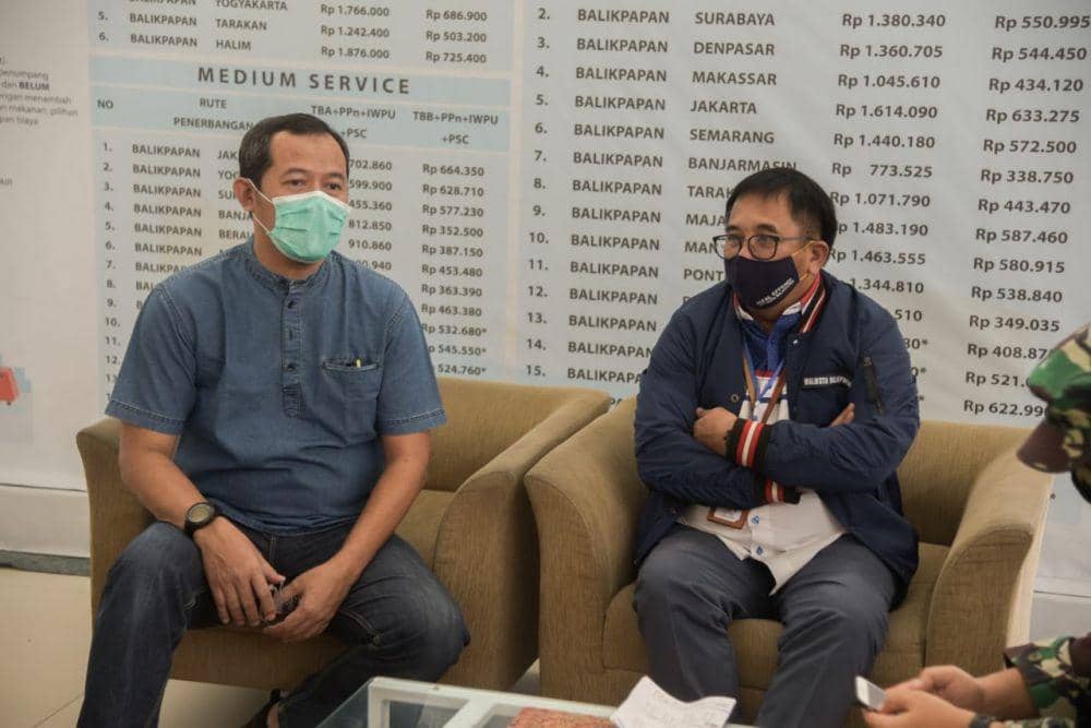 General Manager Bandara SAMS Sepinggan Balikpapan Farid Indra Nugraha dan Wali Kota Balikpapan Rizal Effendi (IDN Times/Hilmansyah)
