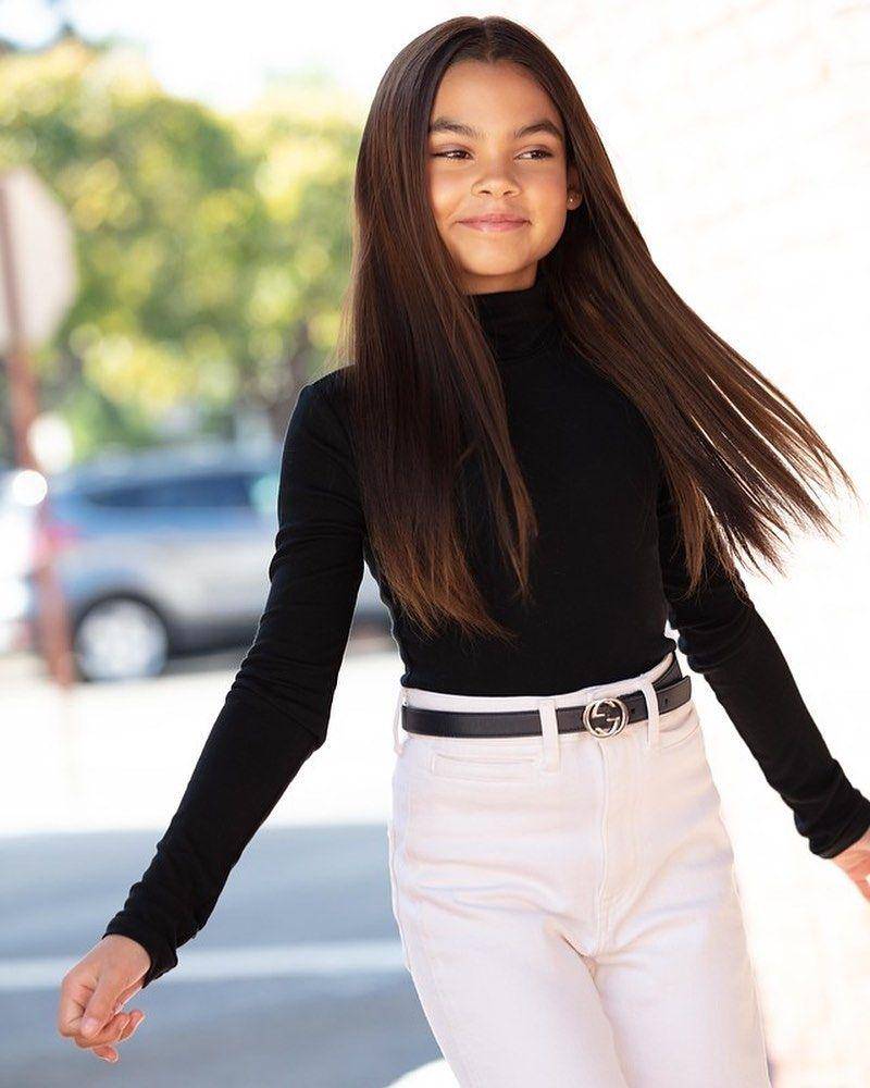 Instagram.com/ariana_greenblatt