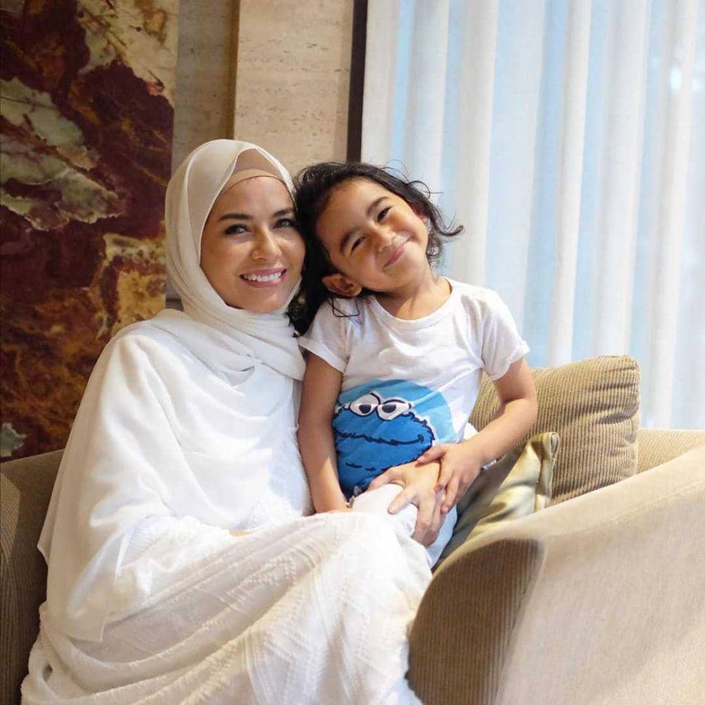 instagram.com/meisya__siregar