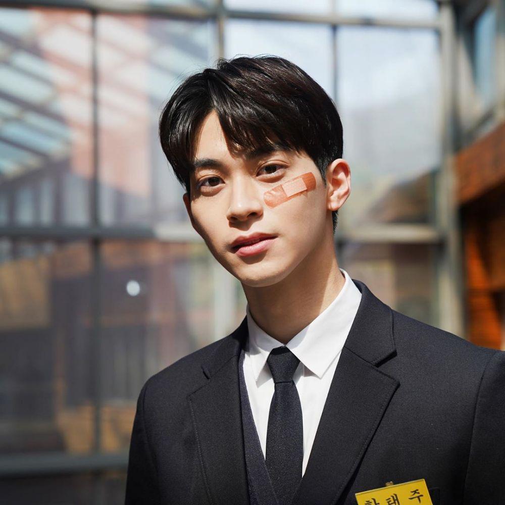 9 Potret Han Gi Chan di Mini Drama Terbarunya, Bikin Deg-degan!