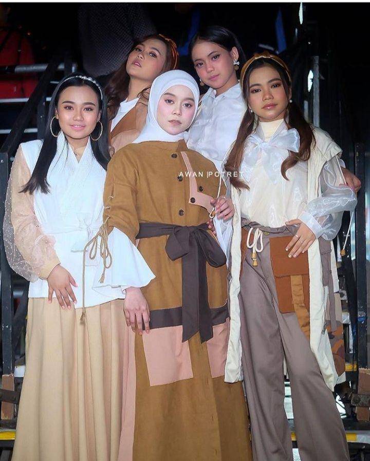 awanpotret17 via Instagram.com/da4_aulia