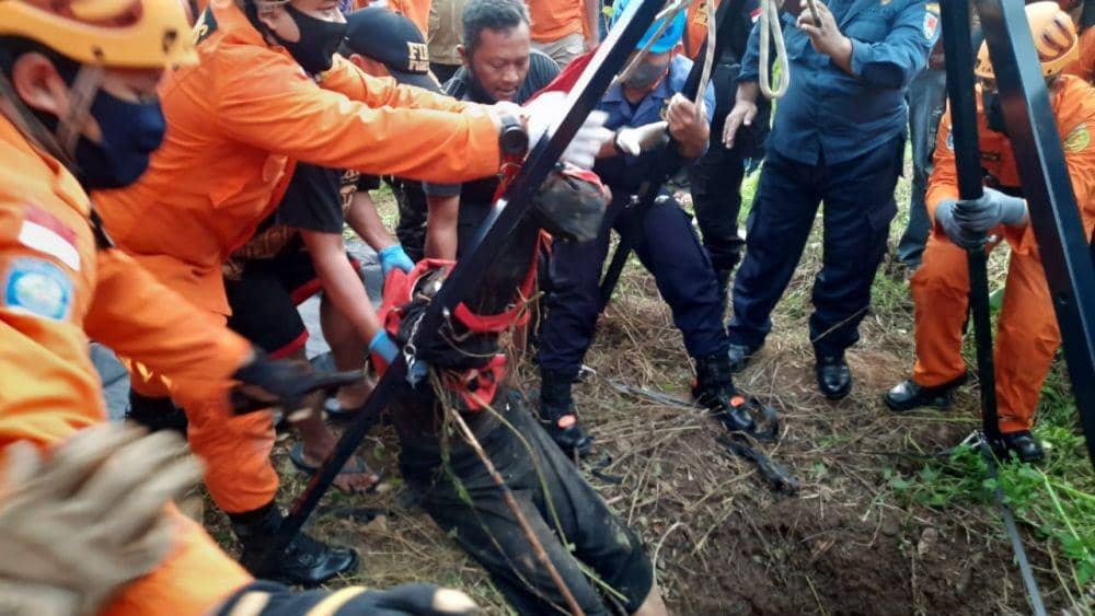 Lagi Berburu Belalang, Warga Pudakpayung Jatuh ke Sumur Sedalam 20 Meter