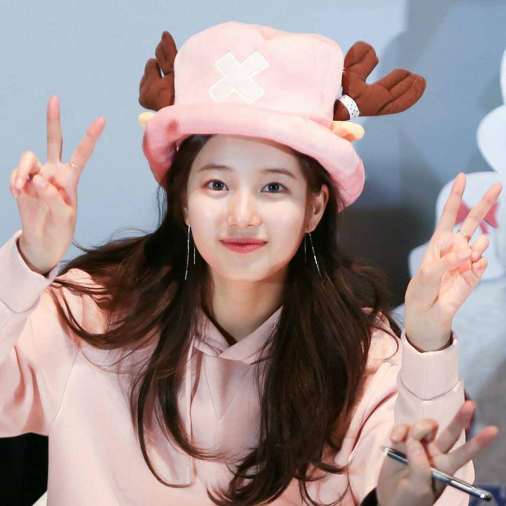instagram.com/suzybz