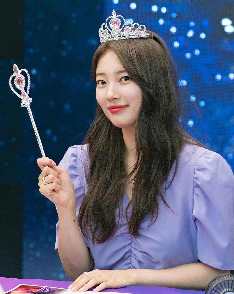 instagram.com/suzybz