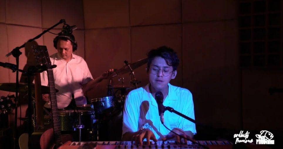 Ajak Musisi Singapura & Filipina, 5 Momen Seru Konser Virtual Ardhito